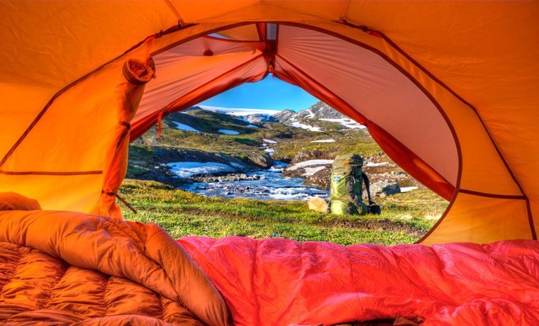 How to stay warm when camping in a tent