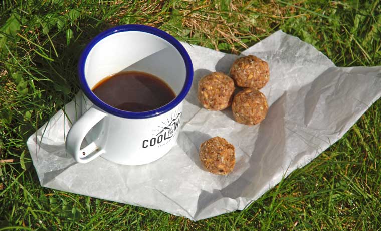 Coffee with the best snacks for hiking