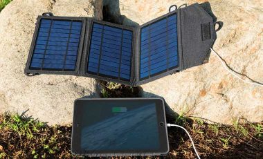 the best solar charger on rocks
