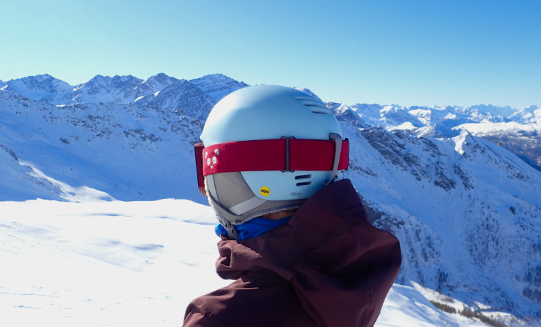 Back of skiing helmet