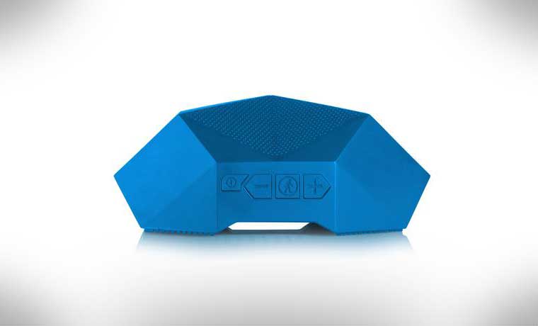 Buttons-on-blue-turtle-speaker