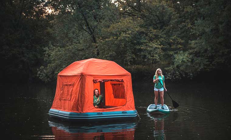 Floating-tent-on-lake