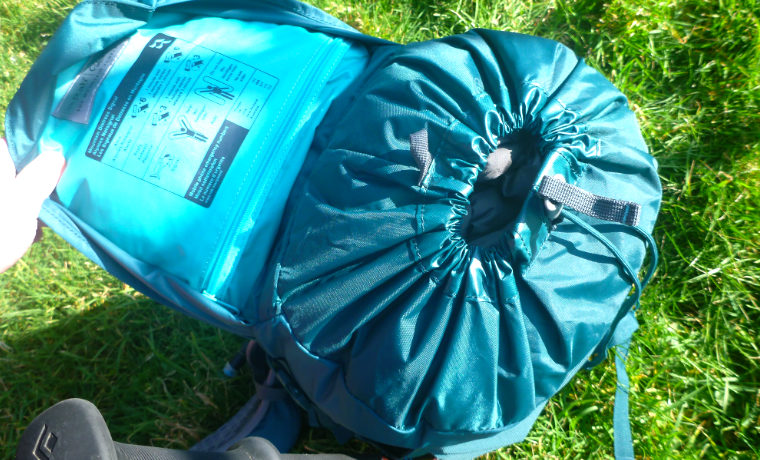 Access to inside a daypack
